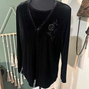 Alfred Dunner Vintage Black Velvet Blouse with Floral Detail Size 8P